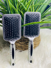 Load image into Gallery viewer, Iced Diva’s Brush